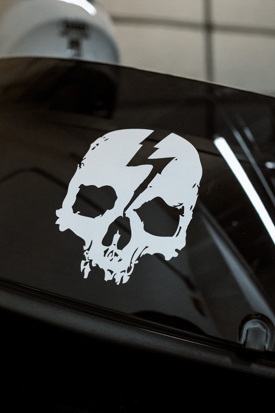SKULL LOGO DECAL MEDIUM - Born Scum