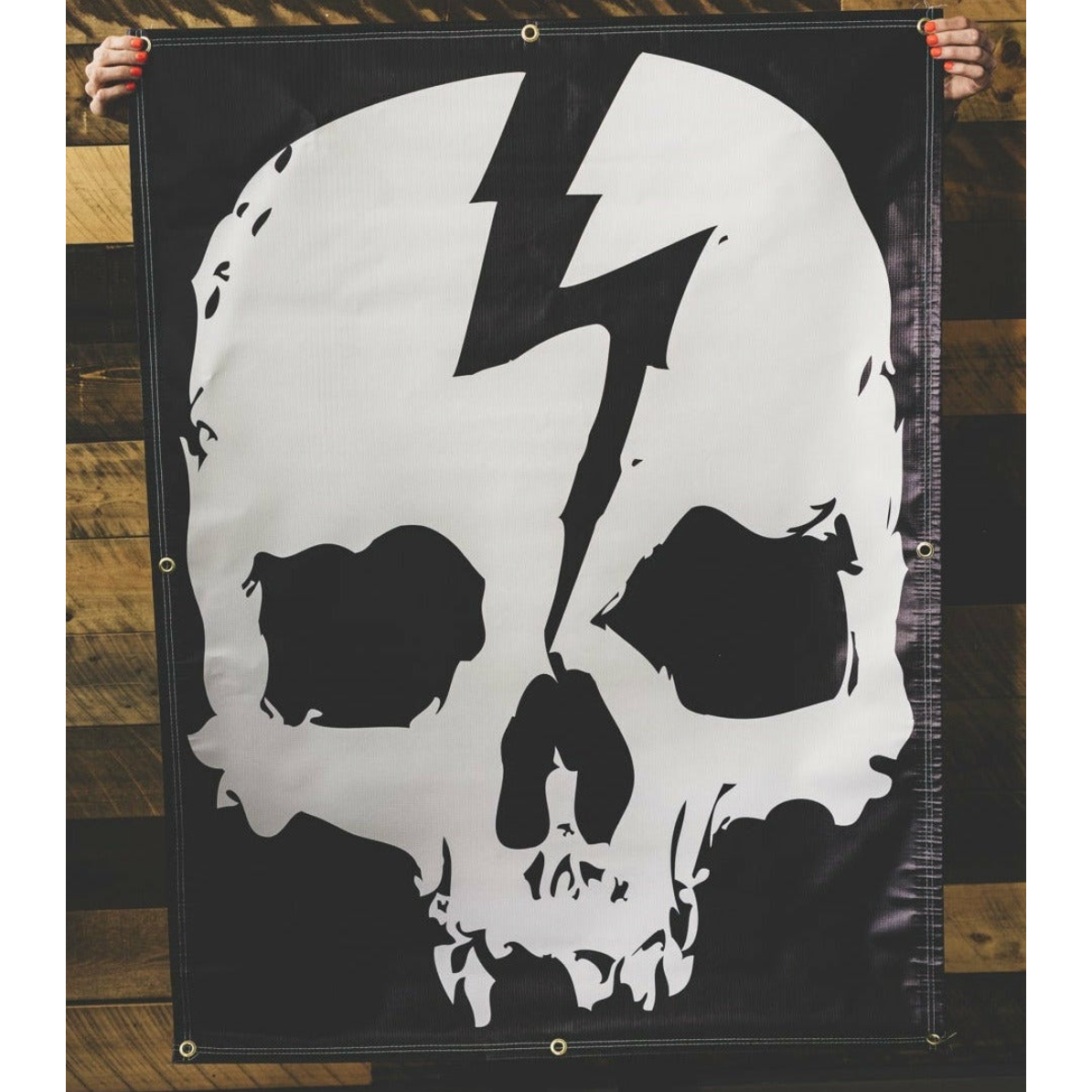 CLASSIC SKULL BANNER